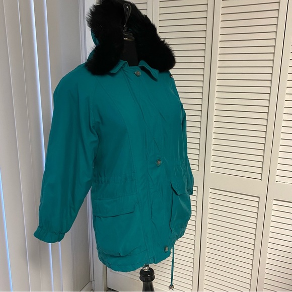 Fog By London Fog Women’s Jacket with Faux Fur Trimmed Hood Size Medium - Picture 2 of 6